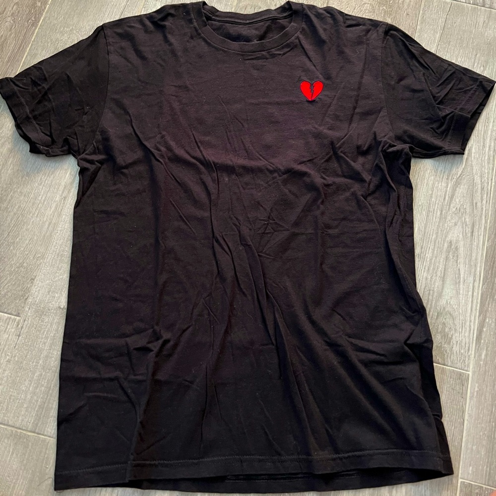 Black tee